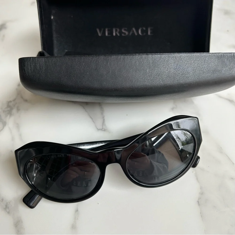💯 authentic Versace sunglasses - Picture 4 of 10